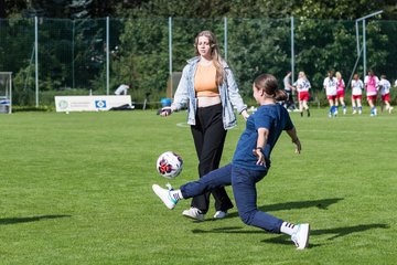 Bild 90 - wBJ Hamburger SV - Holstein Kiel : Ergebnis: 2:0
